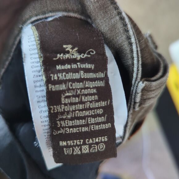 34 Heritage Men Charisma Comfort-Rise Classic Jeans Brown 44/34 Measures 42/28 - Picture 8 of 11